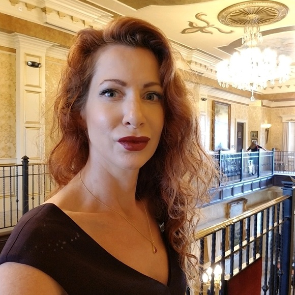 Meet your Posher, Dawn - Picture 1 of 1